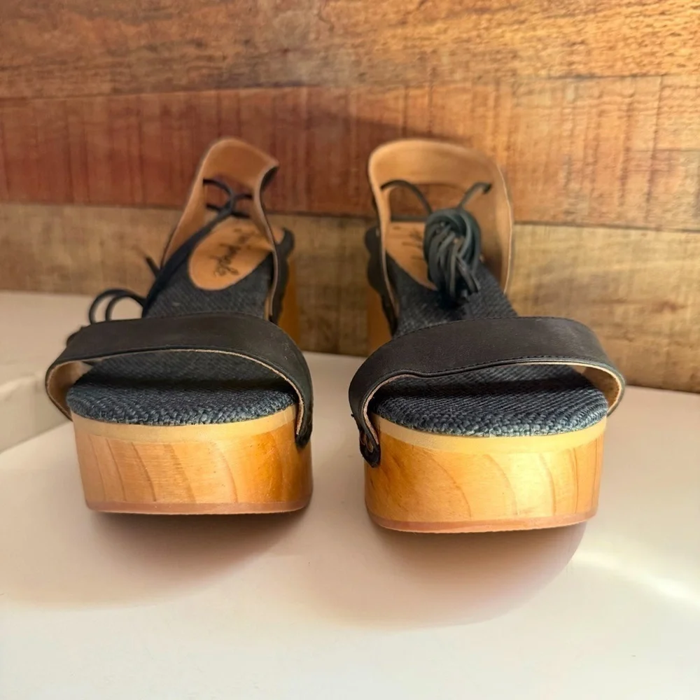 NWOT Free People Aurora Wrap Leather Platform Sandal